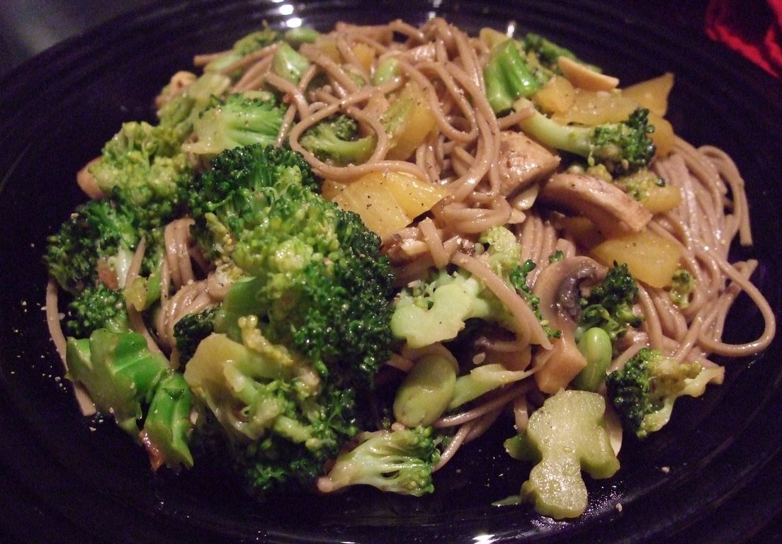 Mushroom broccoli noodle stir fry